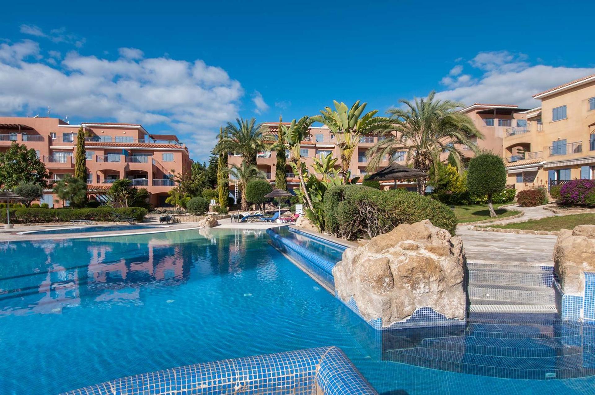 Stylish 1 bedroom apartment in Limnaria Gardens Paphos Kamer foto